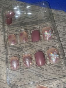 Press-On Nails Set