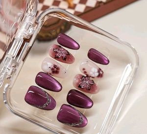 Beautiful Press-On Nails