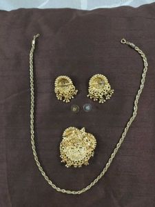 Antique Gold Finish Necklace &amp; Earrings Set