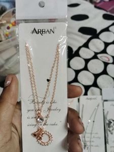 six peices of Fashionable Pendant Necklaces