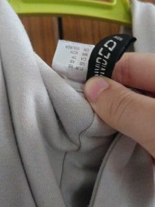 Sleeveless Cropped Hoodie