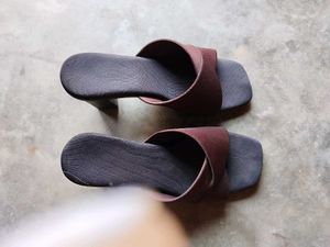 Stylish Women's Slip-On Sandals