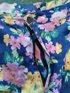 Thin Jeans Can Be Worn By 40 and 42 Size
