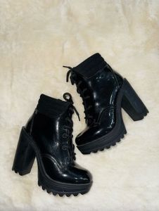 CATWALK Glossy Lace-Up Heeled Boots