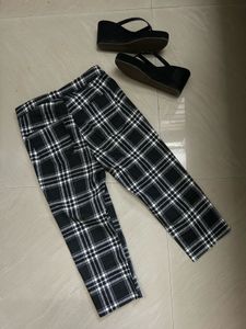 H&amp;M Capri Trousers