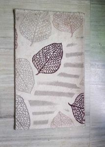 Leaf Print Accent Rug