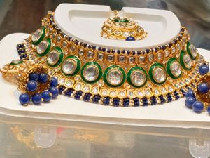 Elegant Kundan Jewelry Set