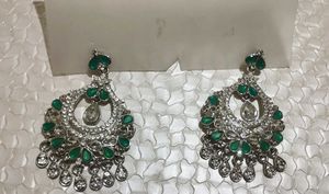 New Elegant Emerald & Crystal Dangle Earrings