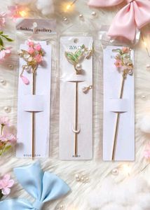 🆕Elegant Floral bun stick with Pearls