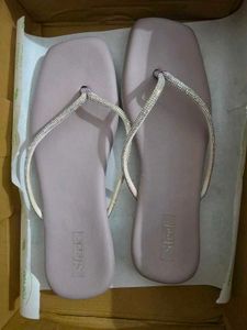 🩰Stylish Embellished Flip-Flops🩰