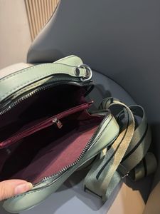 Chic Apple-Shaped Handbag