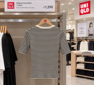 UNIQLO Ribbed Crew Neck T-Shirt