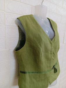 HALF SLEEVES Vest