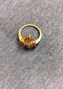 Elegant Gold-Tone Cocktail Ring