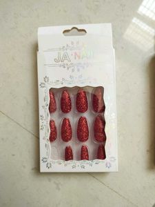 4 Sparkling Red Glitter Press-On Nails