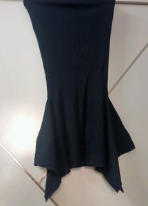 Fish Cut Black Skirt