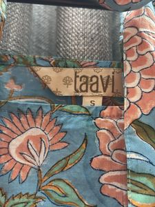 TAAVI S Blue Floral Print Top with scraf