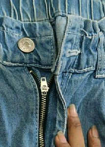 Light Wash Relaxed Fit Jeans