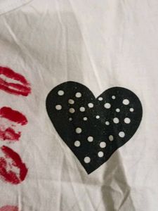 White T-Shirt with Kiss &amp; Heart Print
