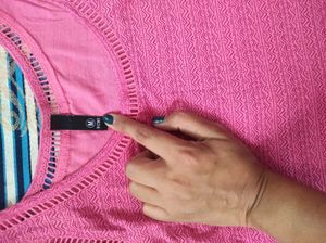 pink tank top