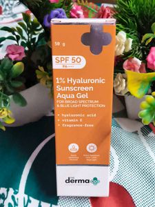 The Derma Co. 1% Hyaluronic Sunscreen Aqua Gel