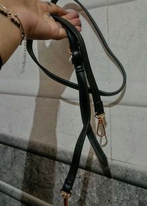 Very Elegant Sling Bag 😍🖤