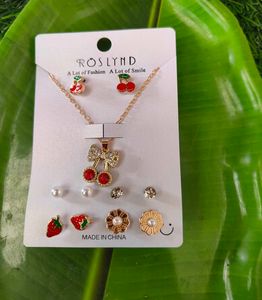 Elegant Swan Necklace &amp; Earring Set