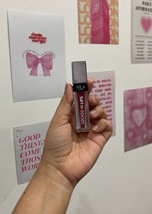 berry toned matte lipstick