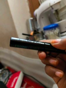 Iconic Eye Liner