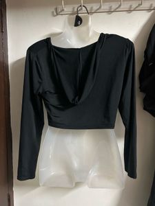 Black Long Sleeve Crop Top