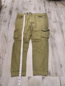 Ma6075 Men's Cargo Jogger waist 32 inches