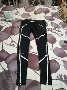 Alo Yoga Black Leggings with White Accents
