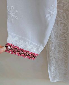 🩷🤍 Chikankari White Kurti with Pink Work