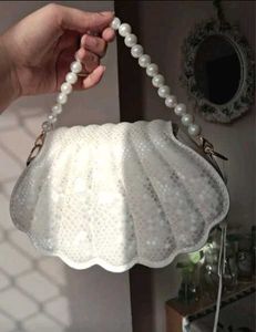 Chic Shell-Shaped Pearl Handbag