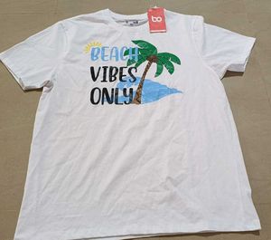 Beach Vibes Graphic Tee, M Size