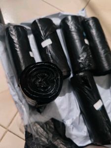 Rolls of Black Trash Bags 6 bundle (Garbage bag)