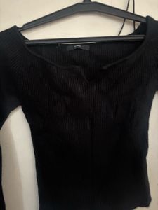 Ribbed V-Neck Long Sleeve Top