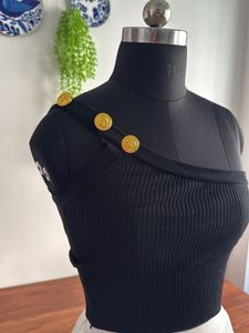 black crop top