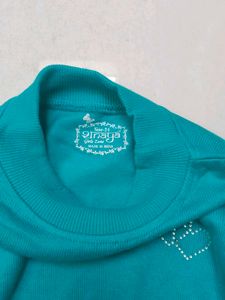 Girls winter sweat shirt