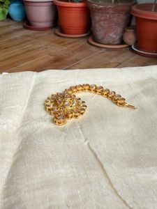 Elegant Gold Kamarbandh with Sparkling Stones