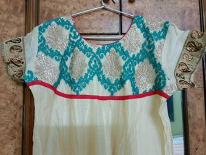 Unused Moti/off white colour Anarkali suit