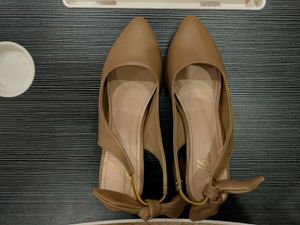 Elegant Tan Slingback Heels perfect and supercomfy