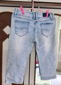 Light Wash Denim Capri Jeans