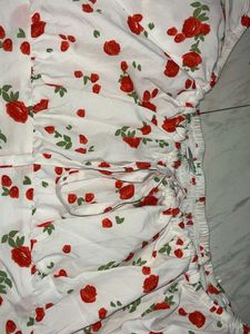 White Rose Print Puff Sleeve Top