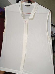 Chic Sleeveless White Top