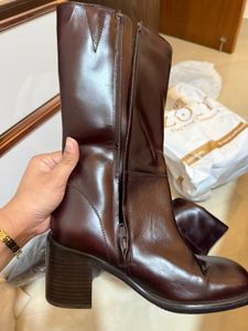 LEATHER BLOCK HEEL BOOTS- Zara