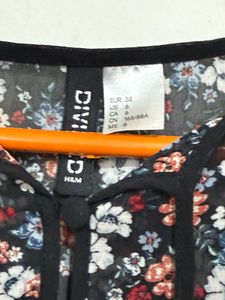 H&amp;M Chic Floral Print Long Sleeve Blouse