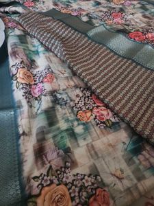 Beautiful Floral Print Saree with Blouse piece