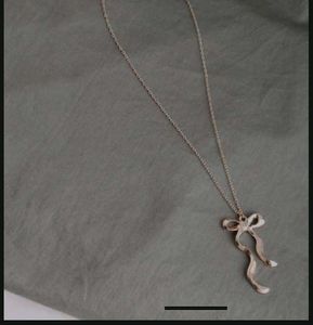 Elegant Bow Necklace &amp; Earring Set
