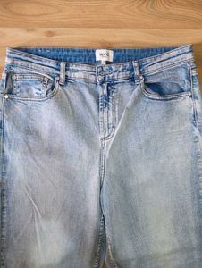Seed Light Wash Distressed Hem Jeans